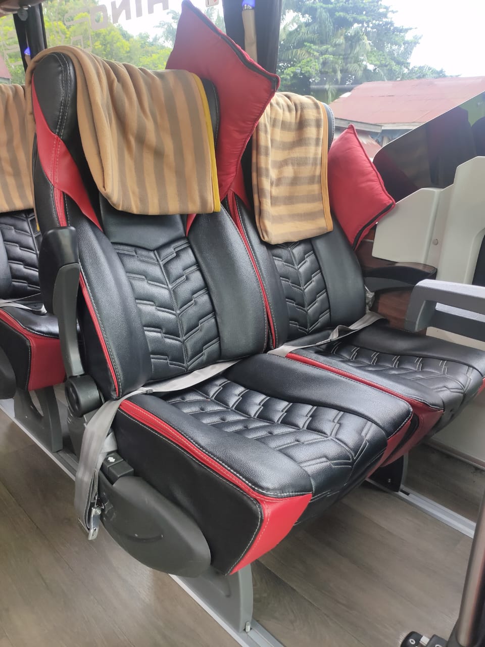 SEAT BUS VIP 2-2